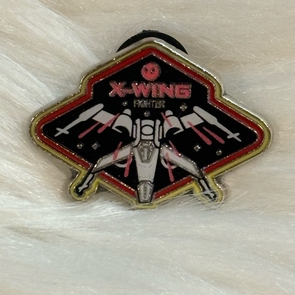 Disney Trading Pin - Picture 1 of 2